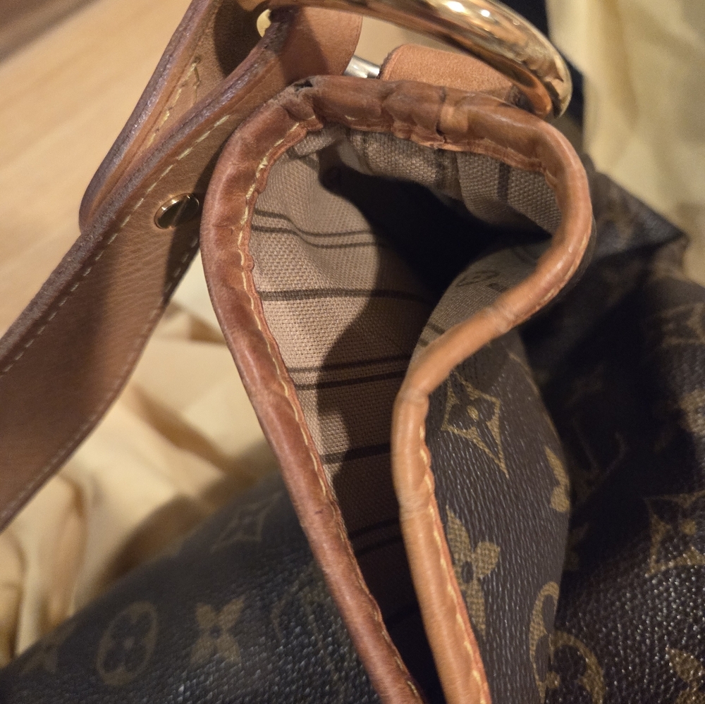Louis Vuitton Brown and Tan Shoulder Bag Delightful MM - Picture 4 of 8